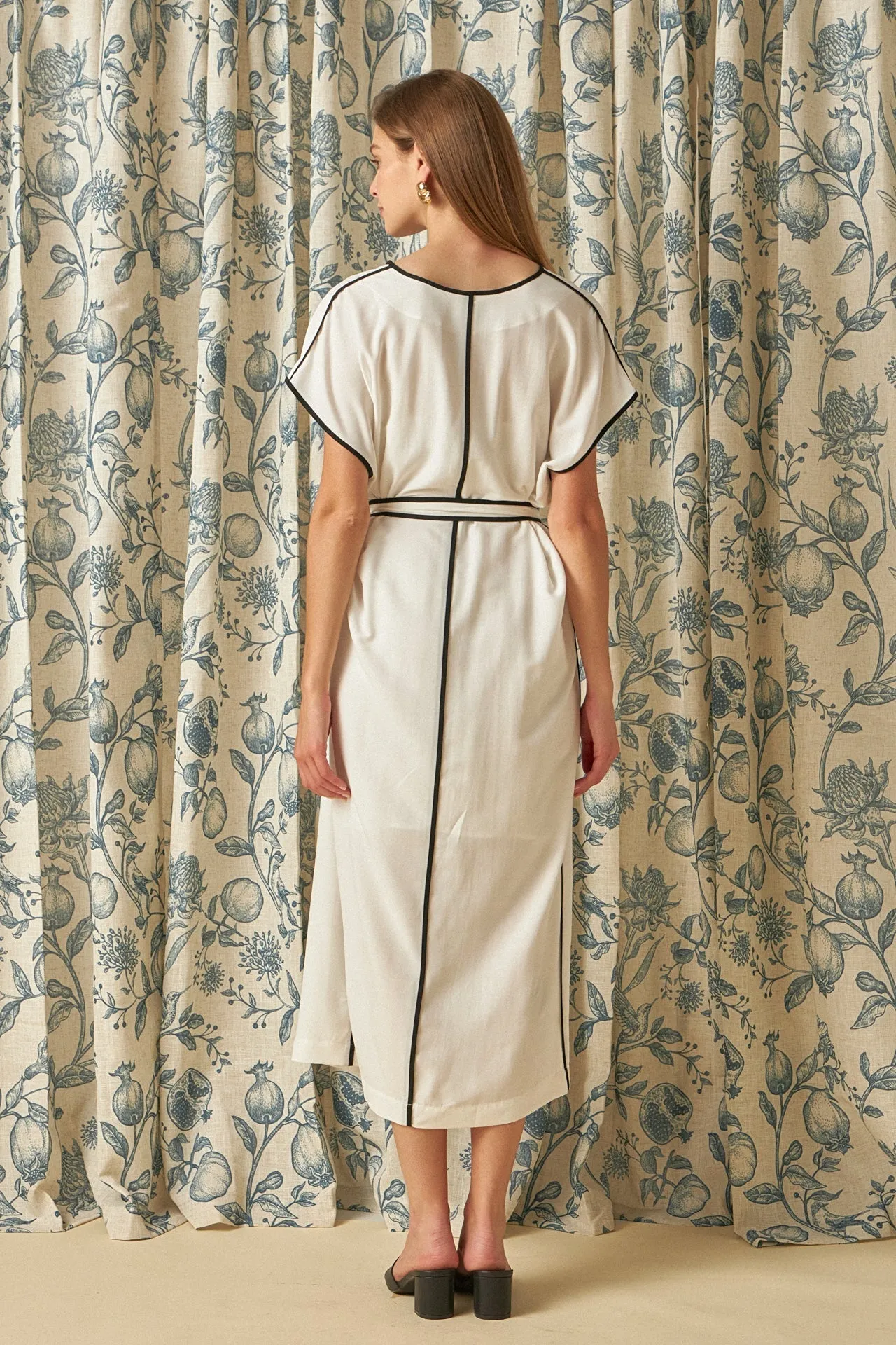 Contrast Binding Belted Midi Dress